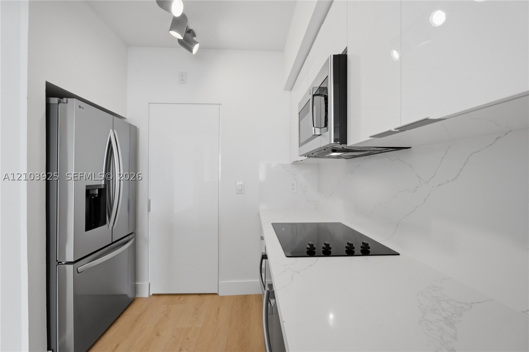 335 S Biscayne Blvd #2512, Miami FL 33131