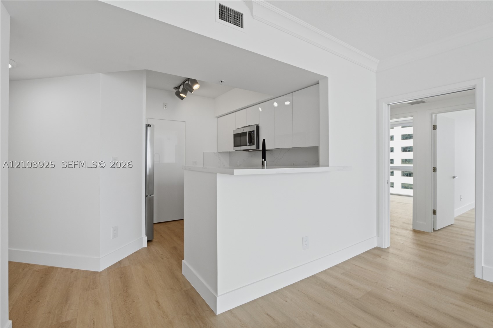 335 S Biscayne Blvd #2512, Miami FL 33131