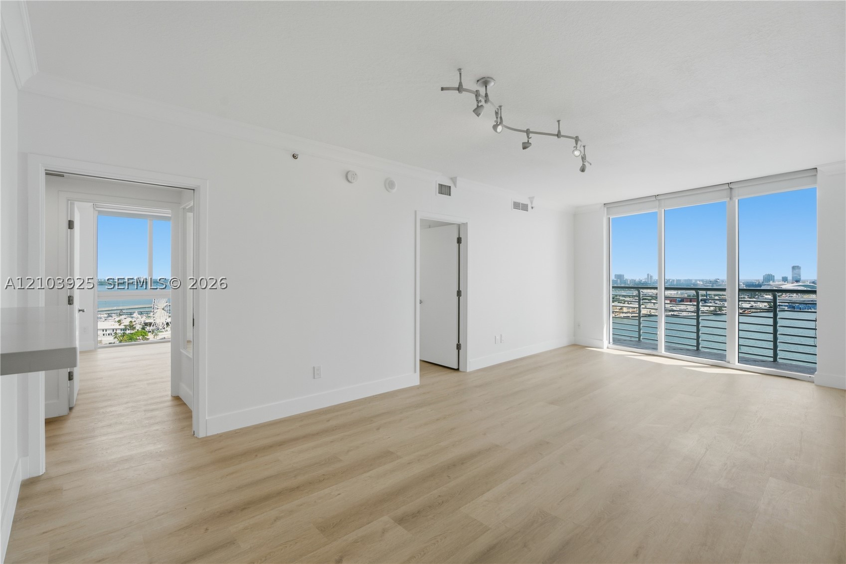335 S Biscayne Blvd #2512, Miami FL 33131