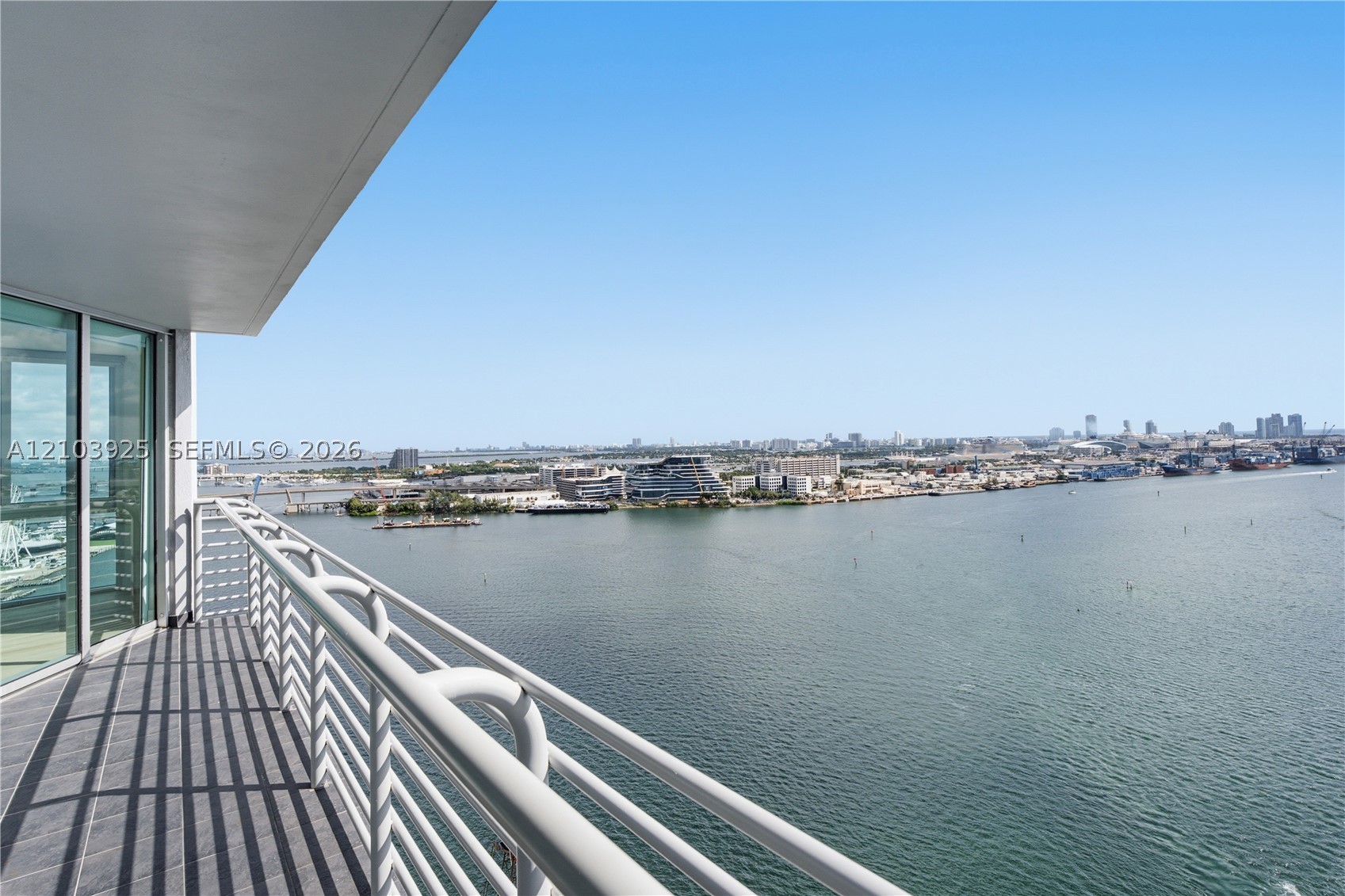 335 S Biscayne Blvd #2512, Miami FL 33131