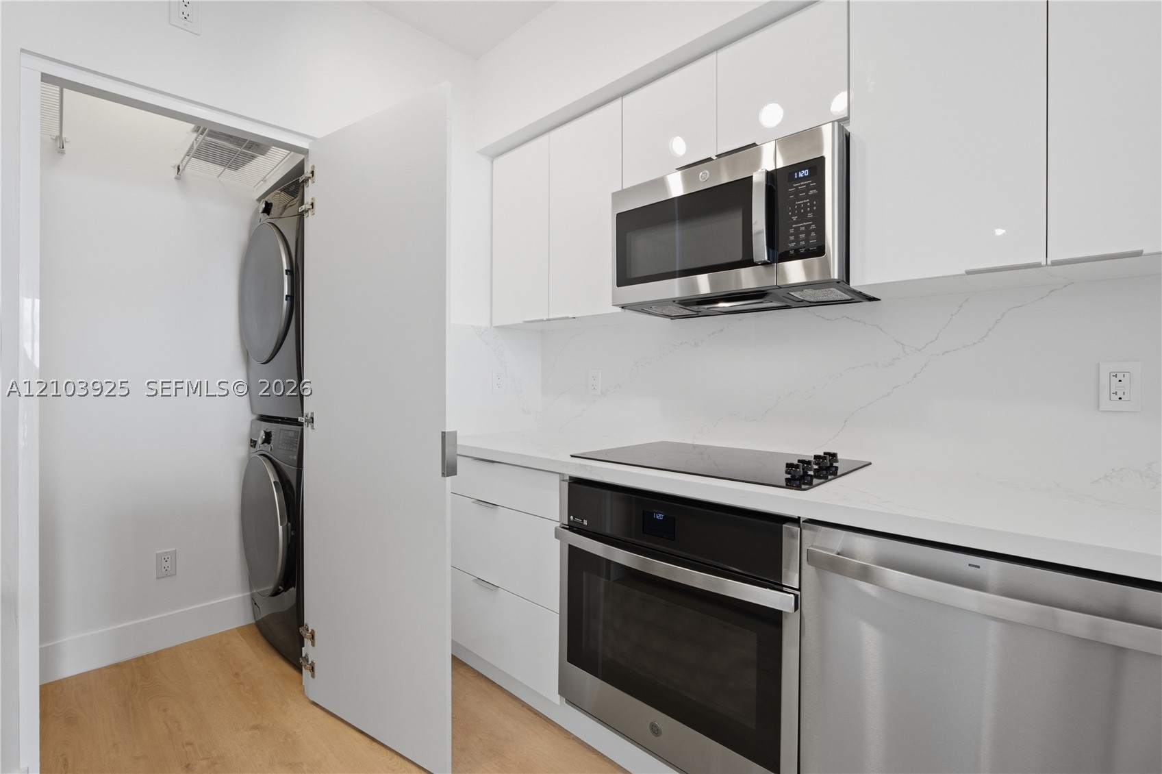 335 S Biscayne Blvd #2512, Miami FL 33131