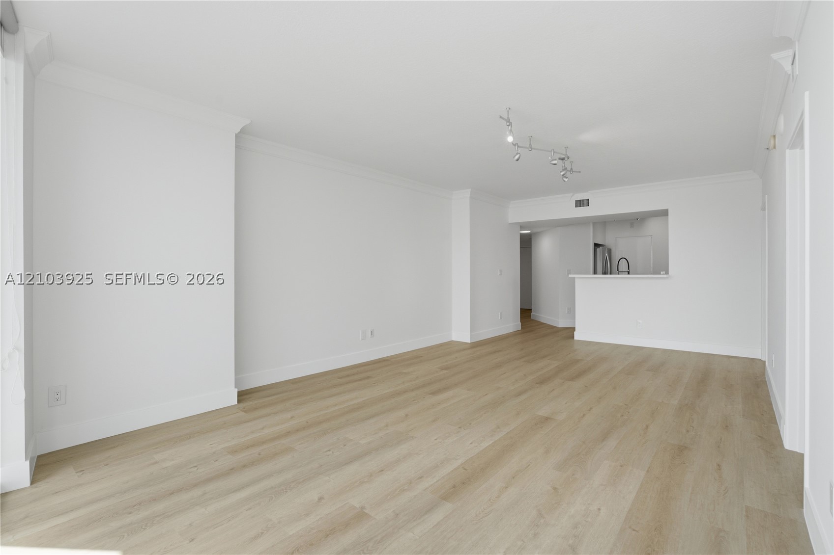 335 S Biscayne Blvd #2512, Miami FL 33131