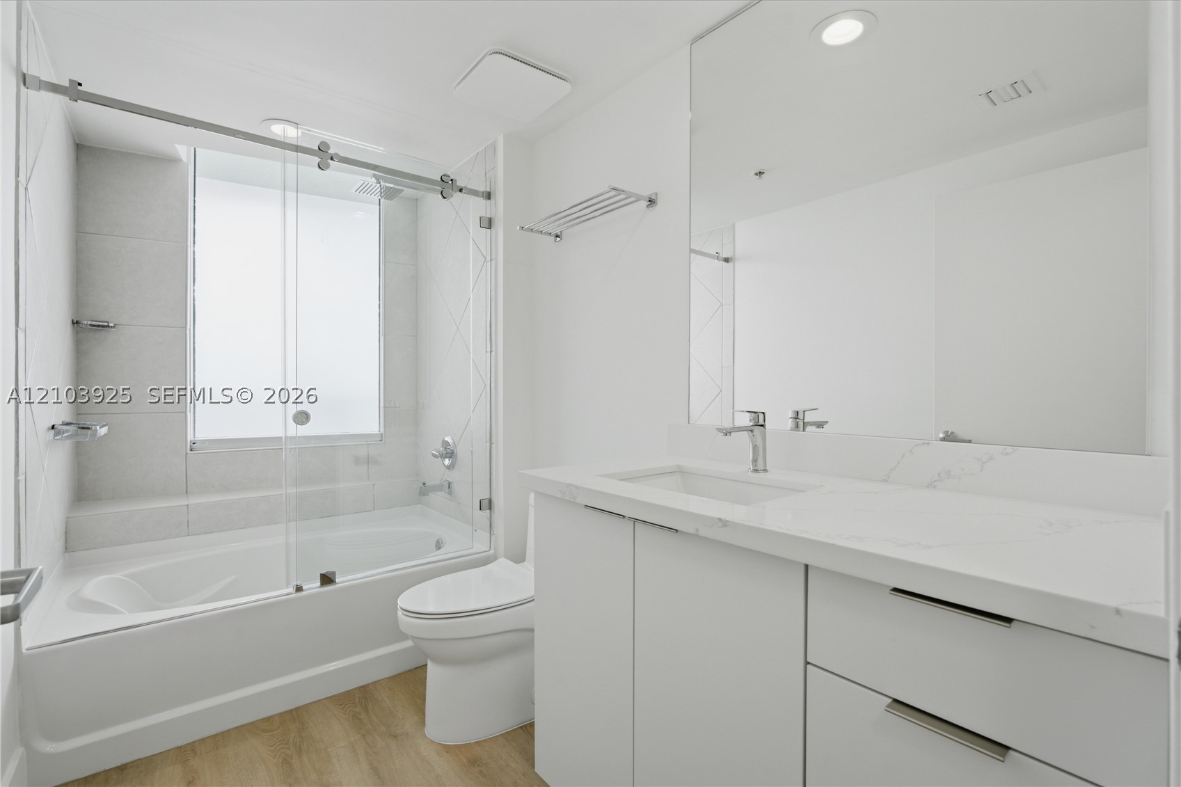 335 S Biscayne Blvd #2512, Miami FL 33131