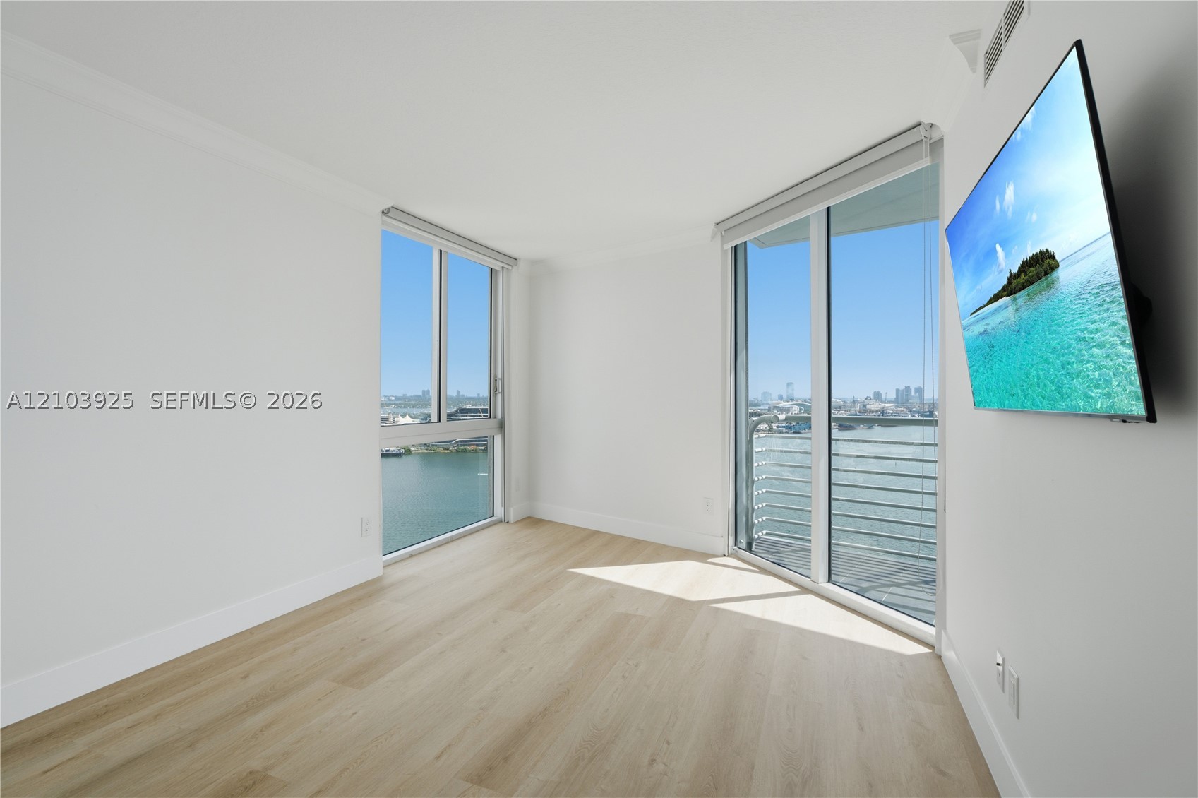 335 S Biscayne Blvd #2512, Miami FL 33131