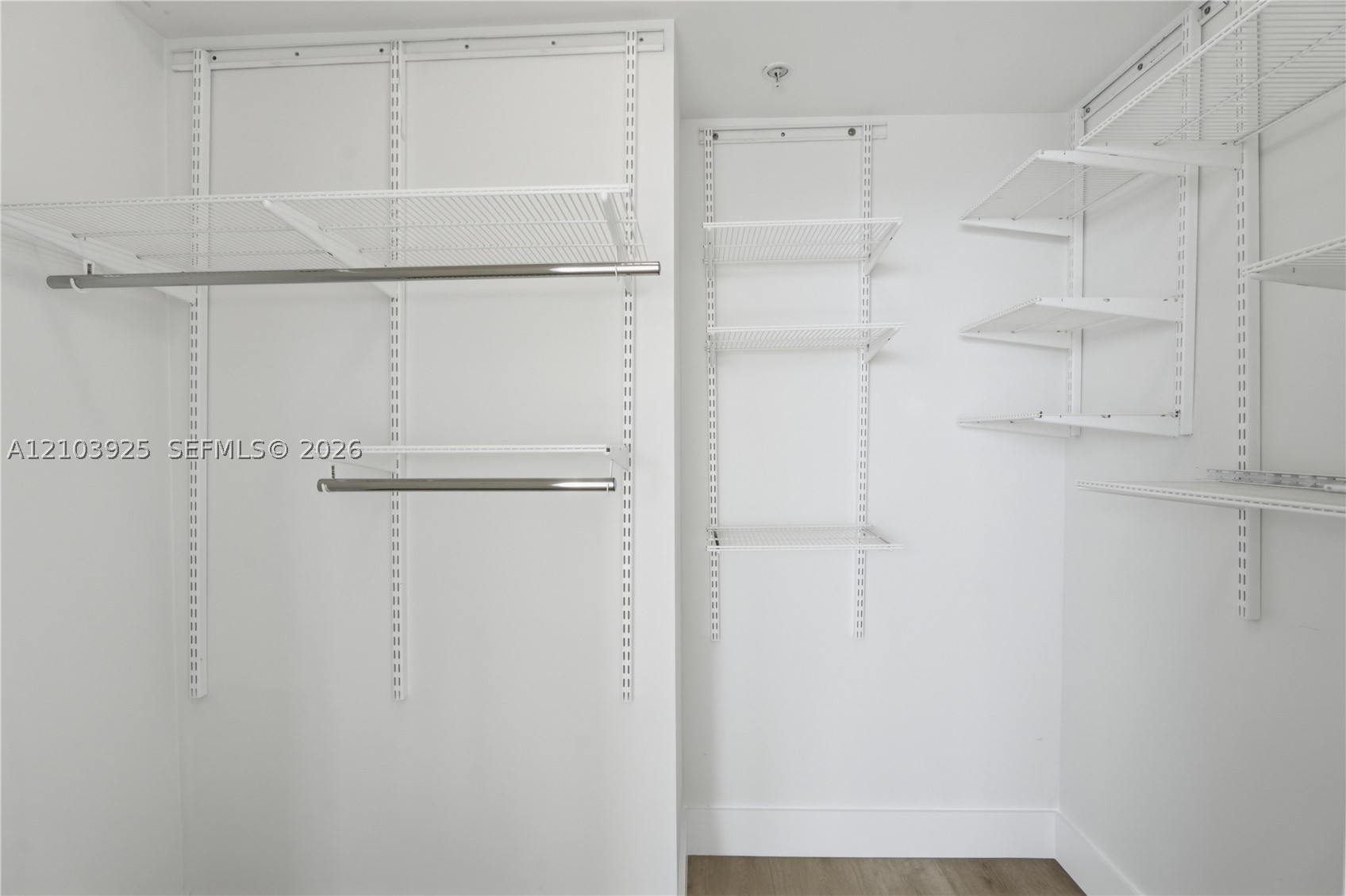 335 S Biscayne Blvd #2512, Miami FL 33131