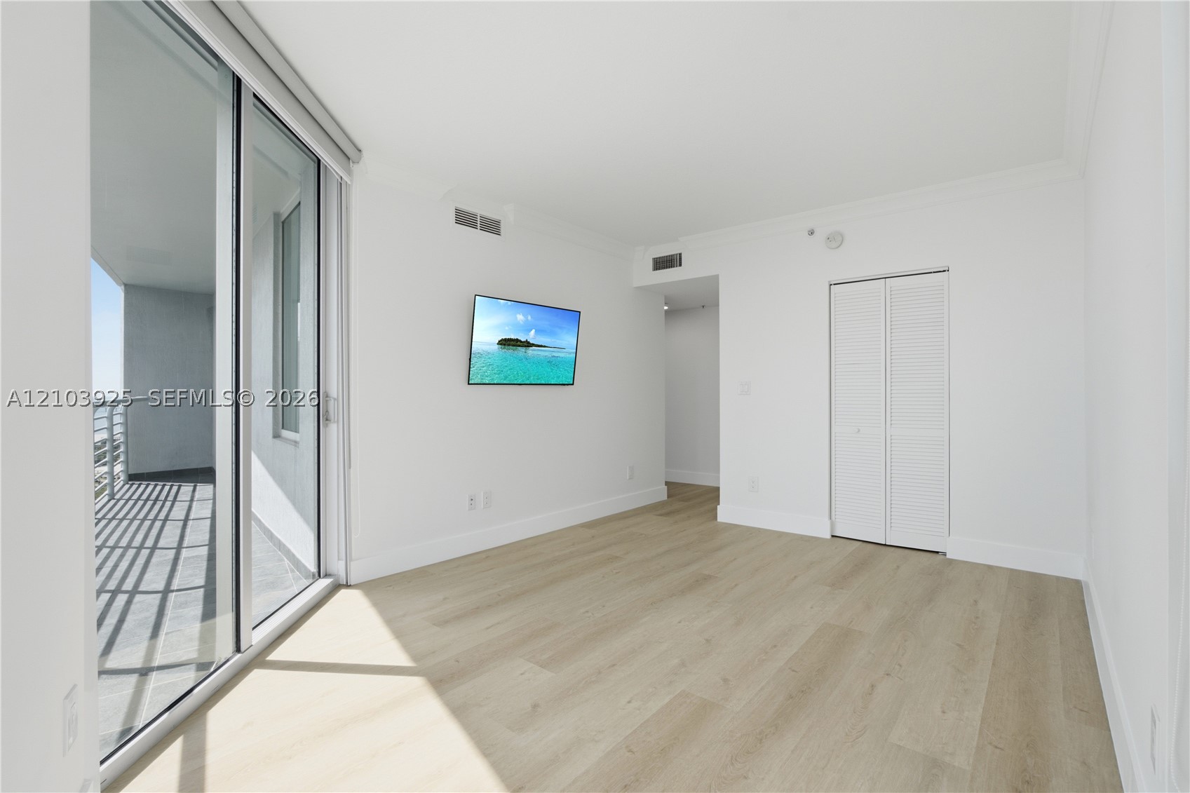 335 S Biscayne Blvd #2512, Miami FL 33131