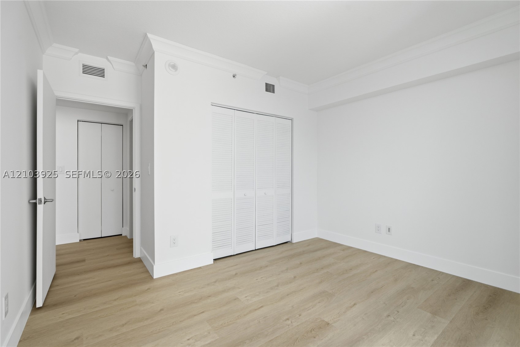 335 S Biscayne Blvd #2512, Miami FL 33131