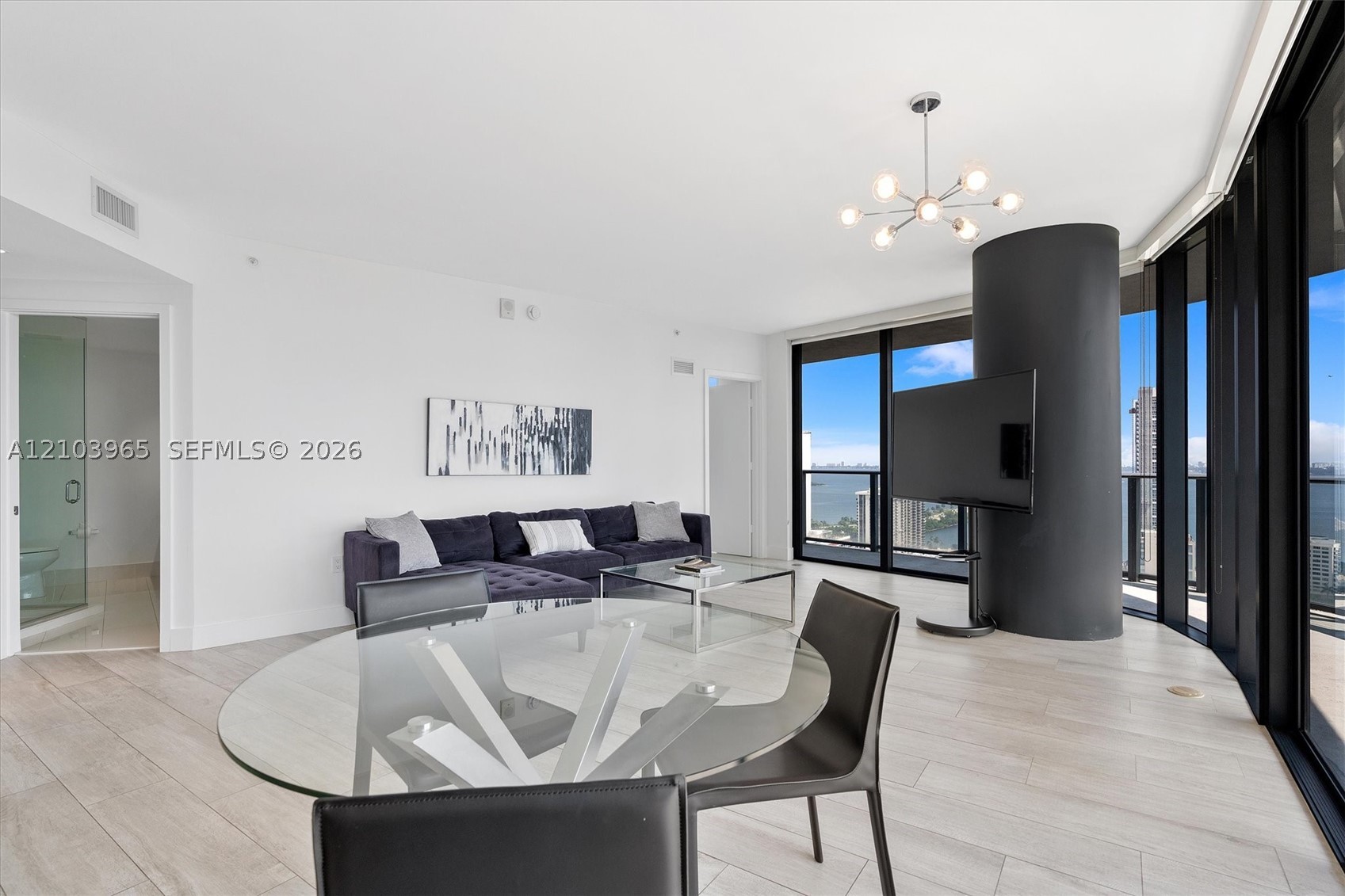 121 NE 34th St #2904, Miami FL 33137
