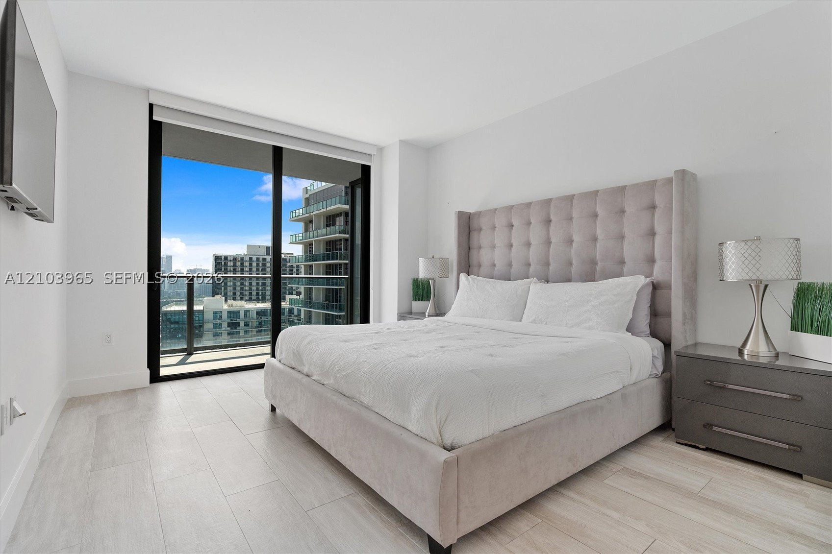 121 NE 34th St #2904, Miami FL 33137