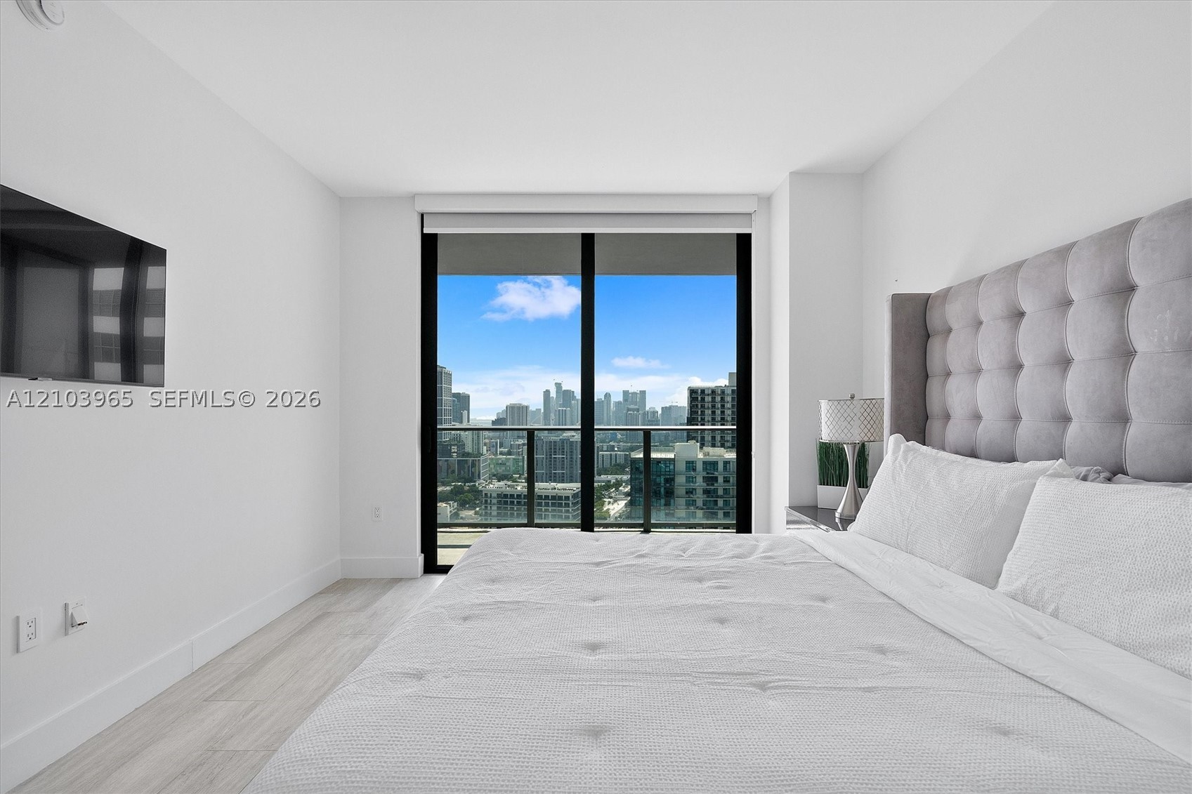 121 NE 34th St #2904, Miami FL 33137