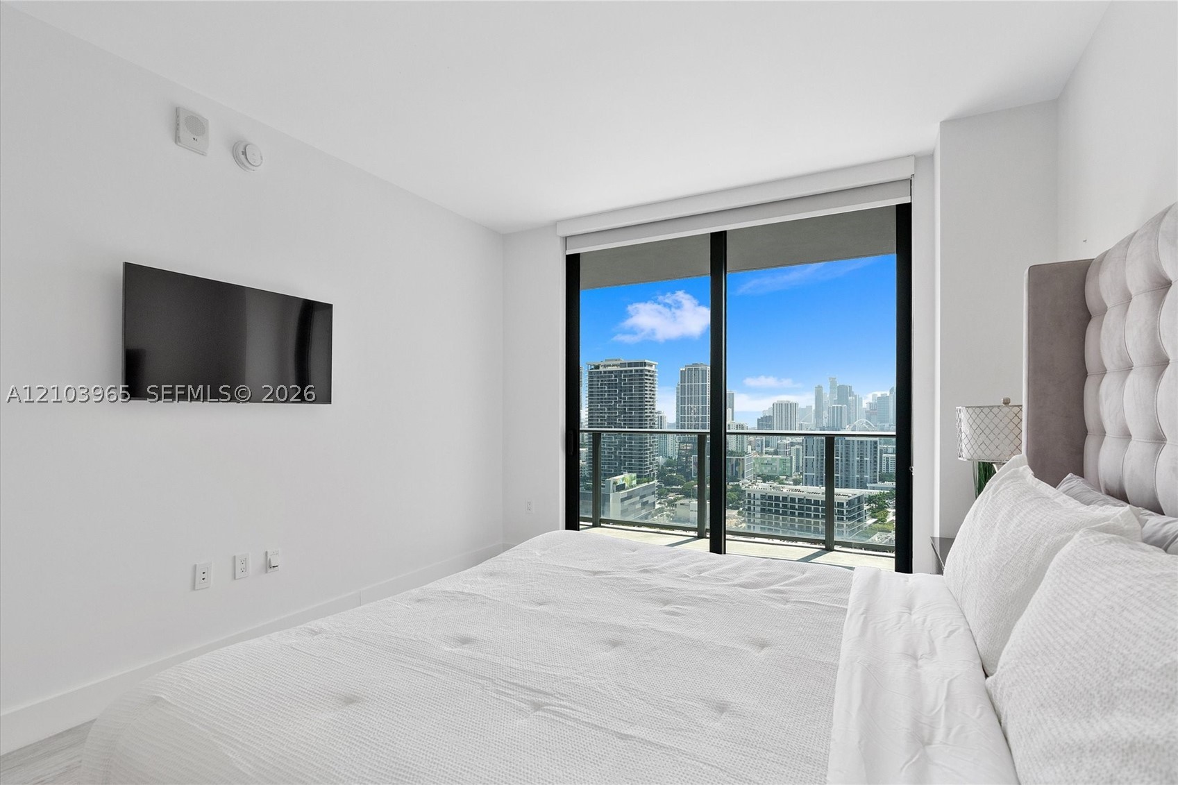 121 NE 34th St #2904, Miami FL 33137