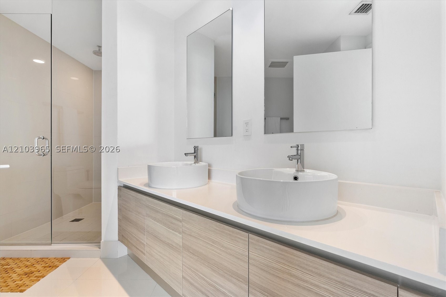 121 NE 34th St #2904, Miami FL 33137