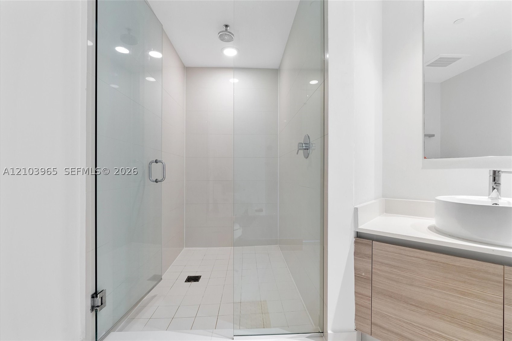 121 NE 34th St #2904, Miami FL 33137