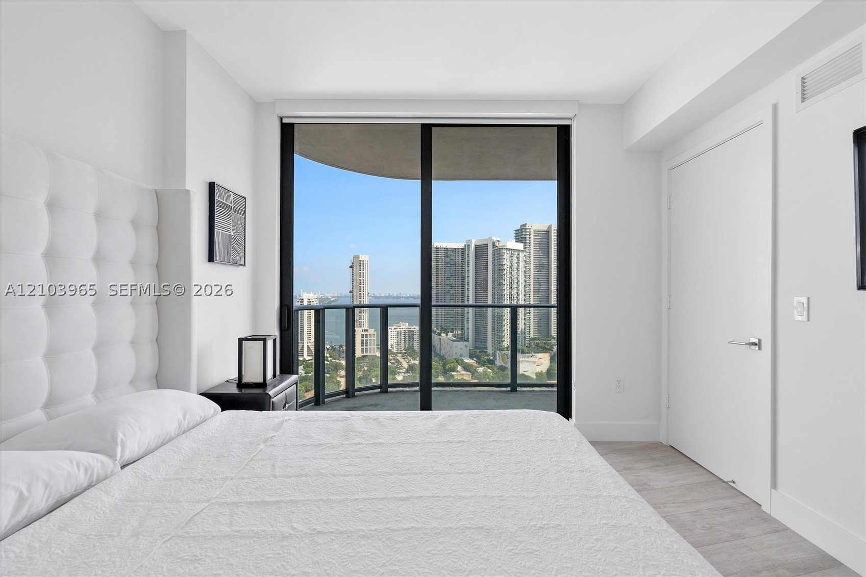 121 NE 34th St #2904, Miami FL 33137