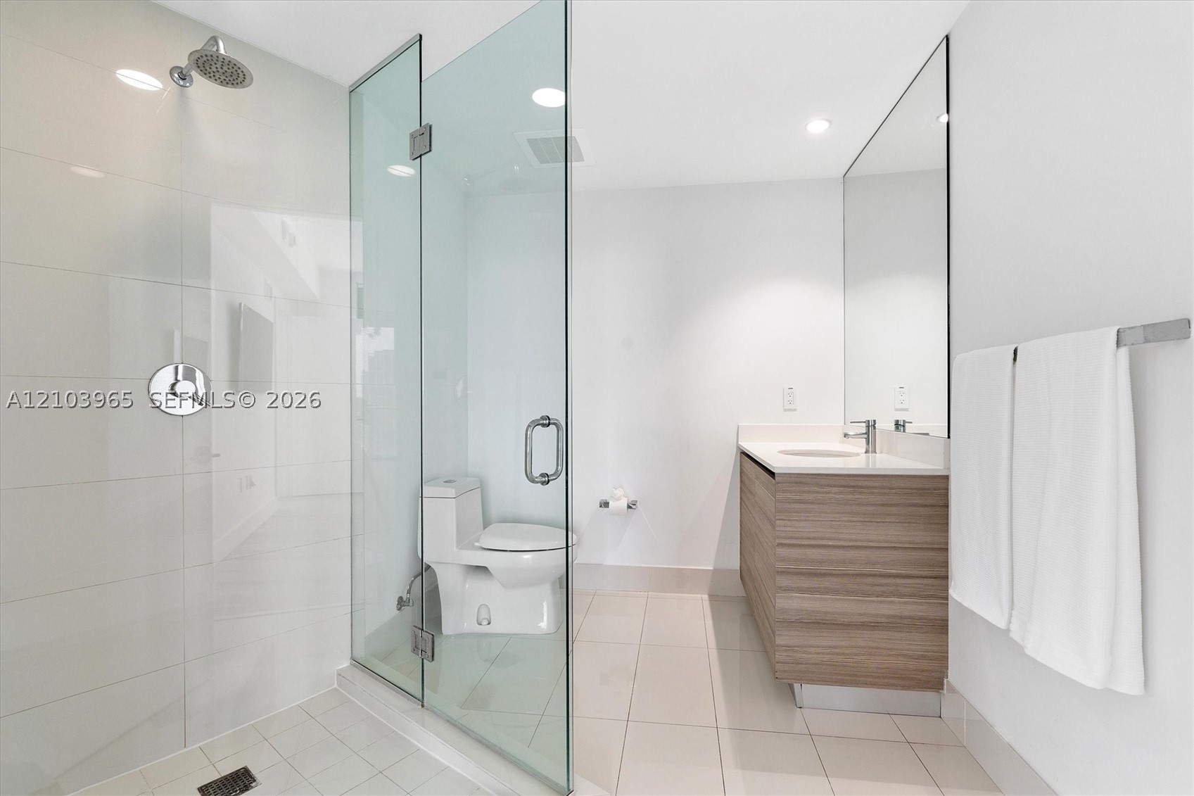 121 NE 34th St #2904, Miami FL 33137