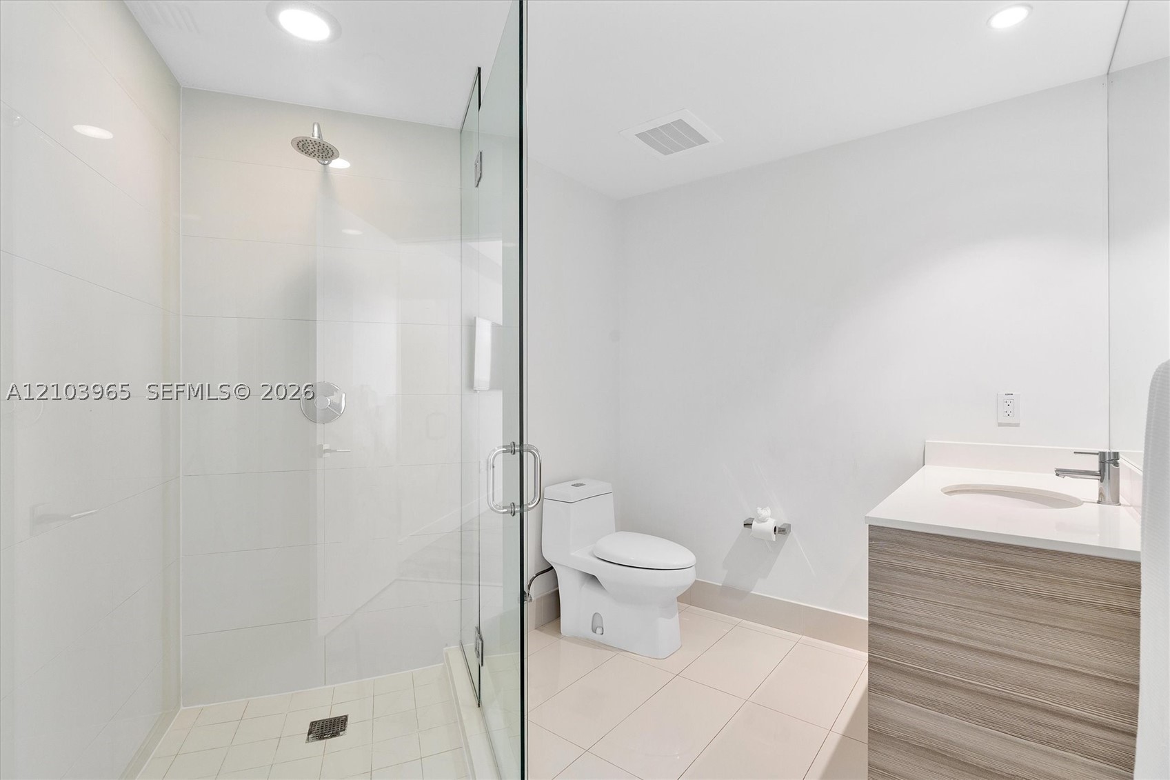 121 NE 34th St #2904, Miami FL 33137