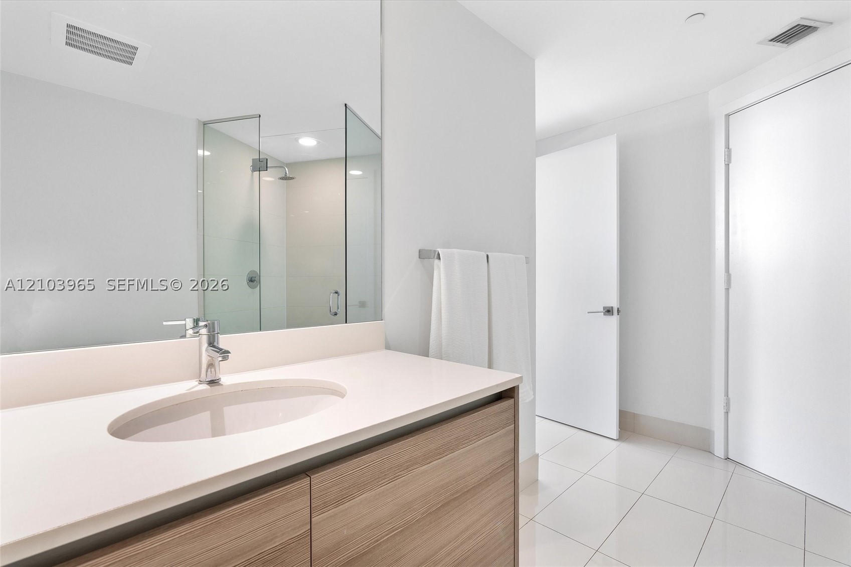 121 NE 34th St #2904, Miami FL 33137