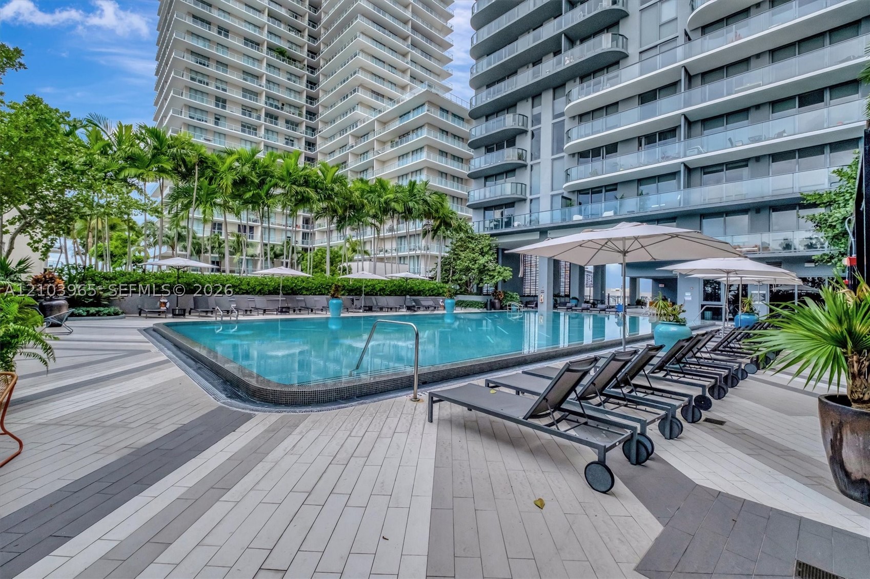 121 NE 34th St #2904, Miami FL 33137