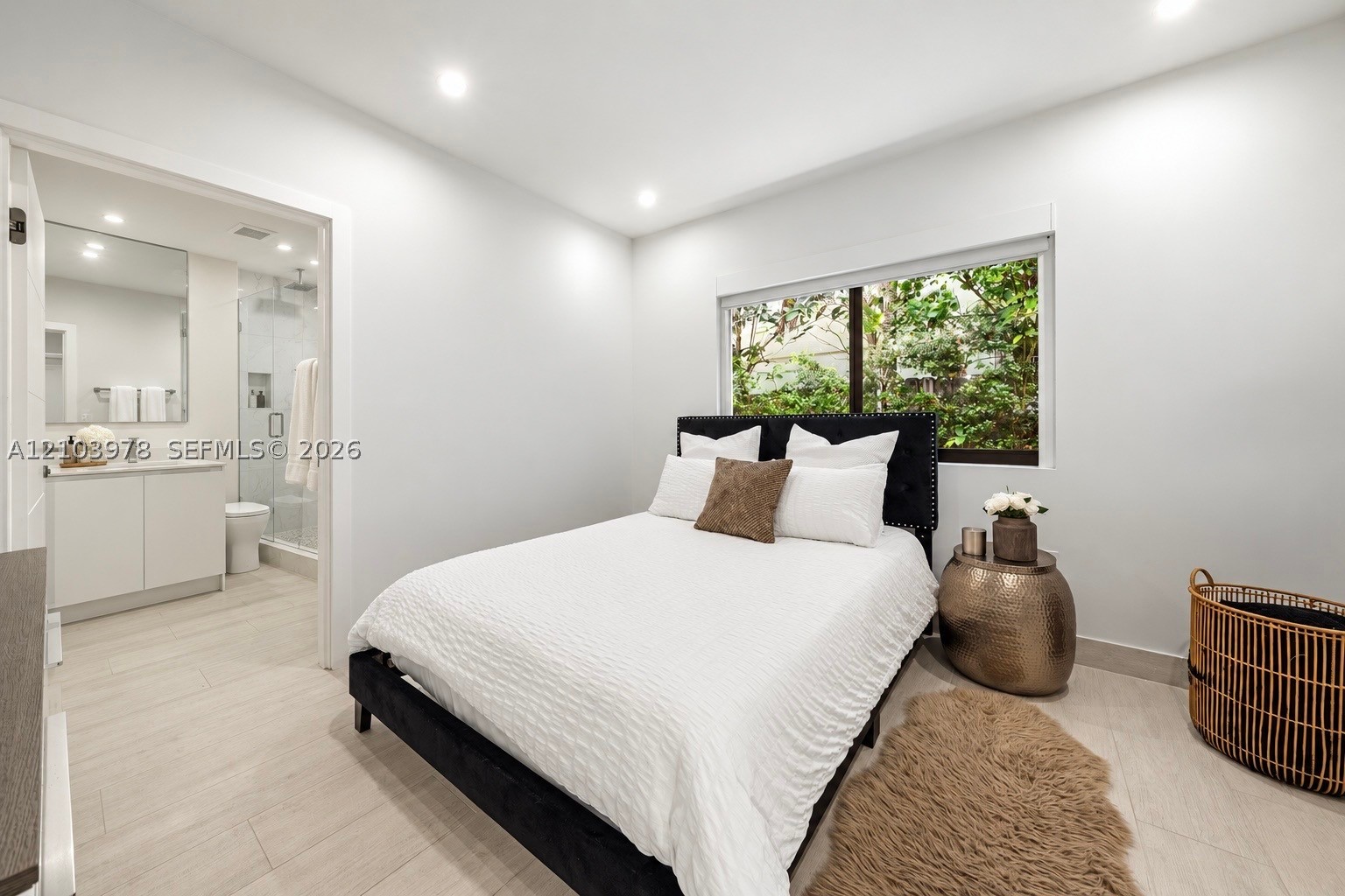8033 Noremac Ave, Miami Beach FL 33141