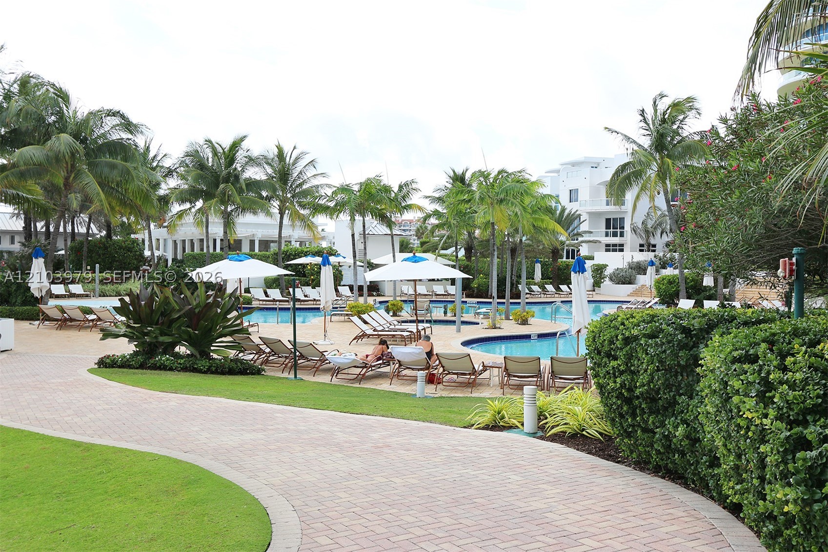 50 S Pointe Dr #2205, Miami Beach FL 33139