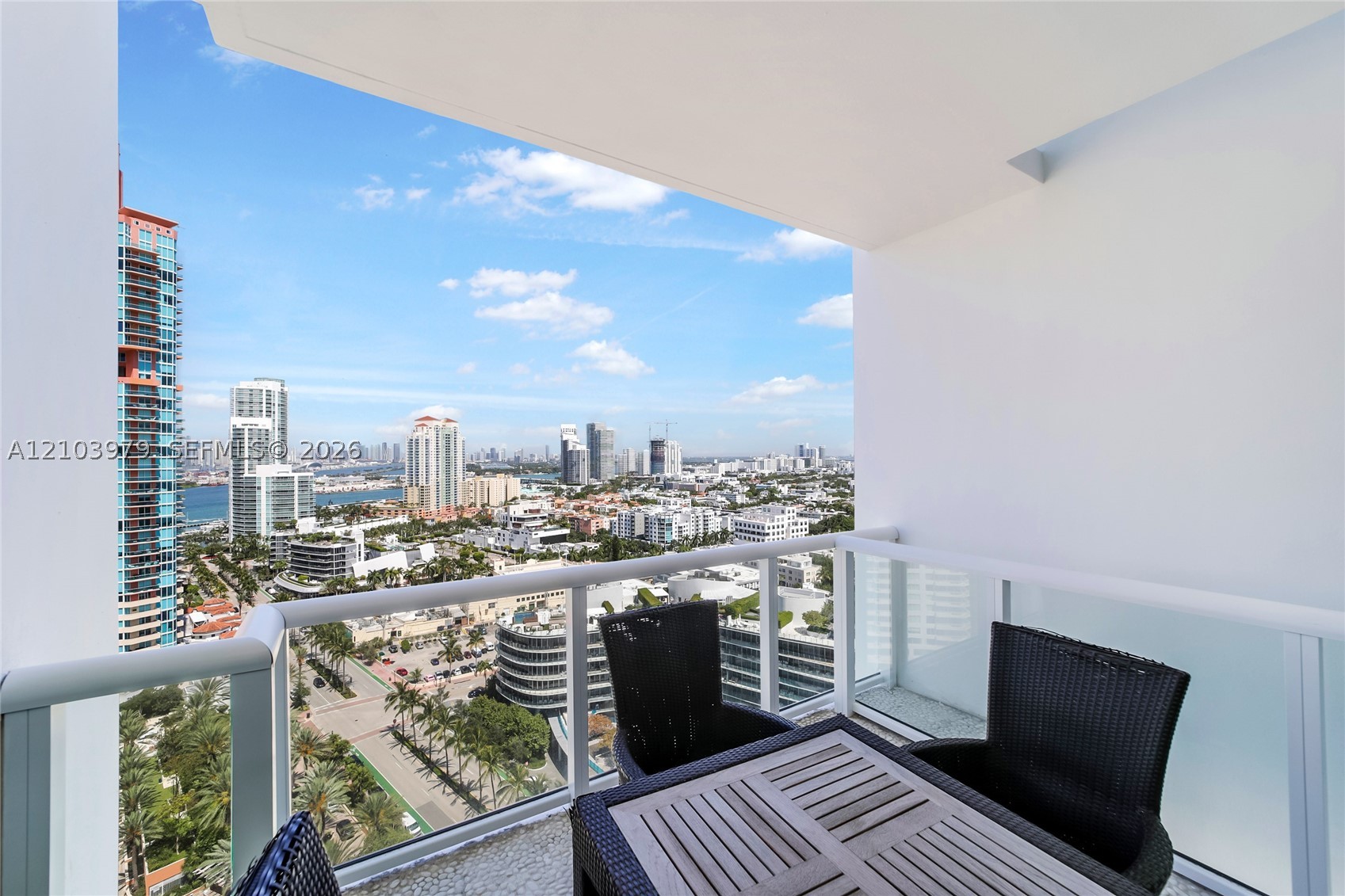 50 S Pointe Dr #2205, Miami Beach FL 33139