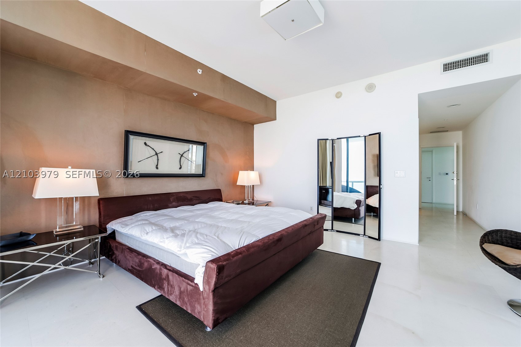 50 S Pointe Dr #2205, Miami Beach FL 33139