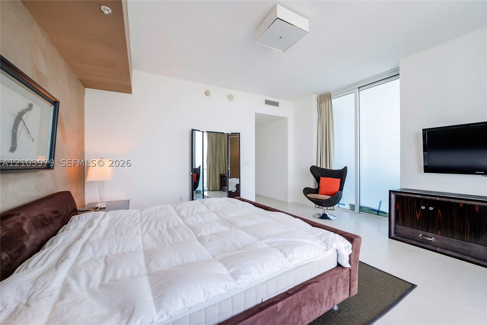 50 S Pointe Dr #2205, Miami Beach FL 33139