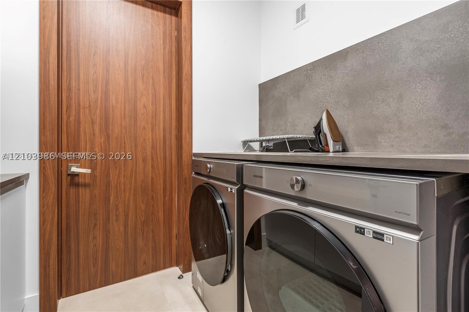 2406 Nassau Ln, Fort Lauderdale FL 33312