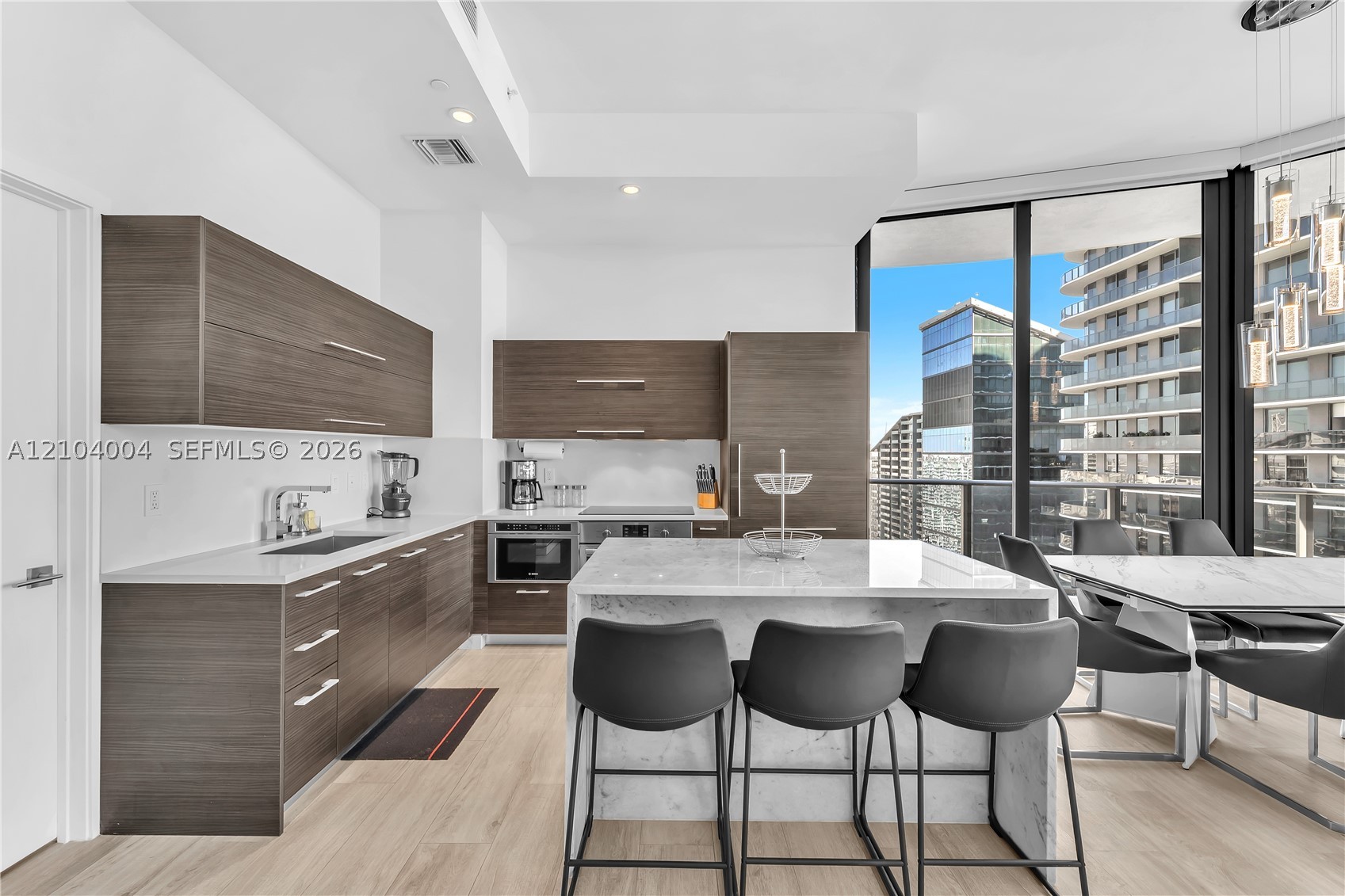 45 SW 9th St #4501, Miami FL 33130