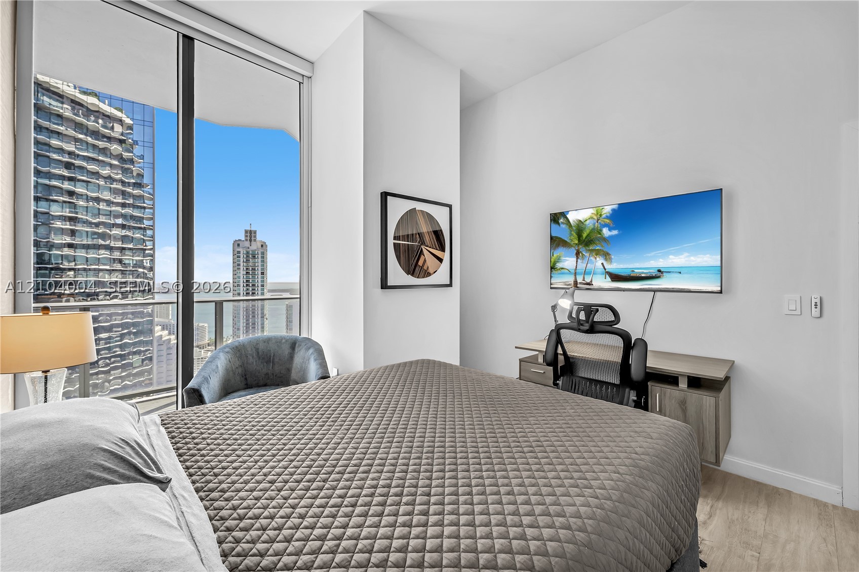 45 SW 9th St #4501, Miami FL 33130