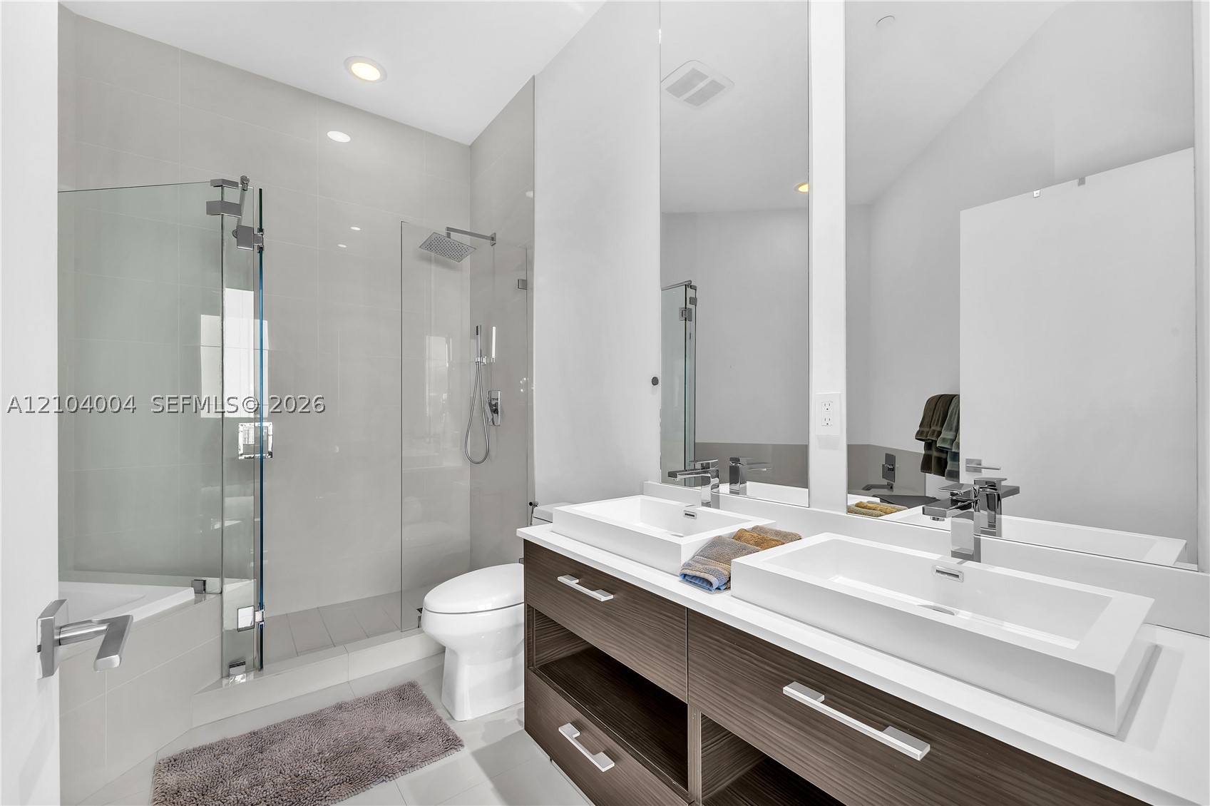 45 SW 9th St #4501, Miami FL 33130