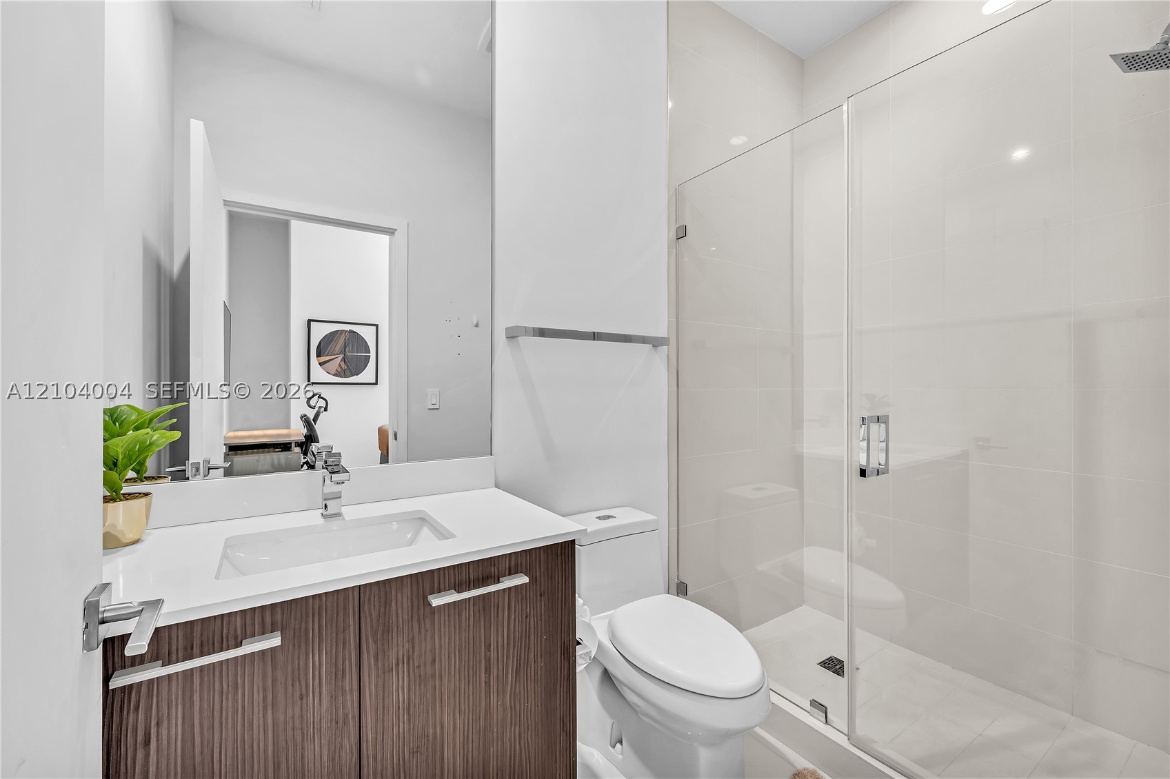 45 SW 9th St #4501, Miami FL 33130