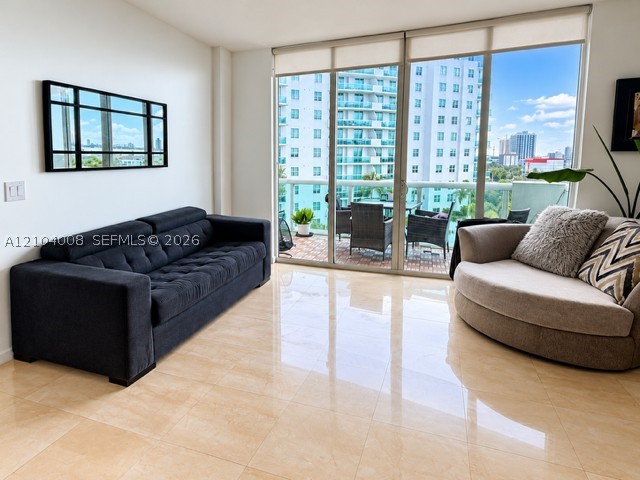 7900 Harbor Island Dr #923, North Bay Village FL 33141