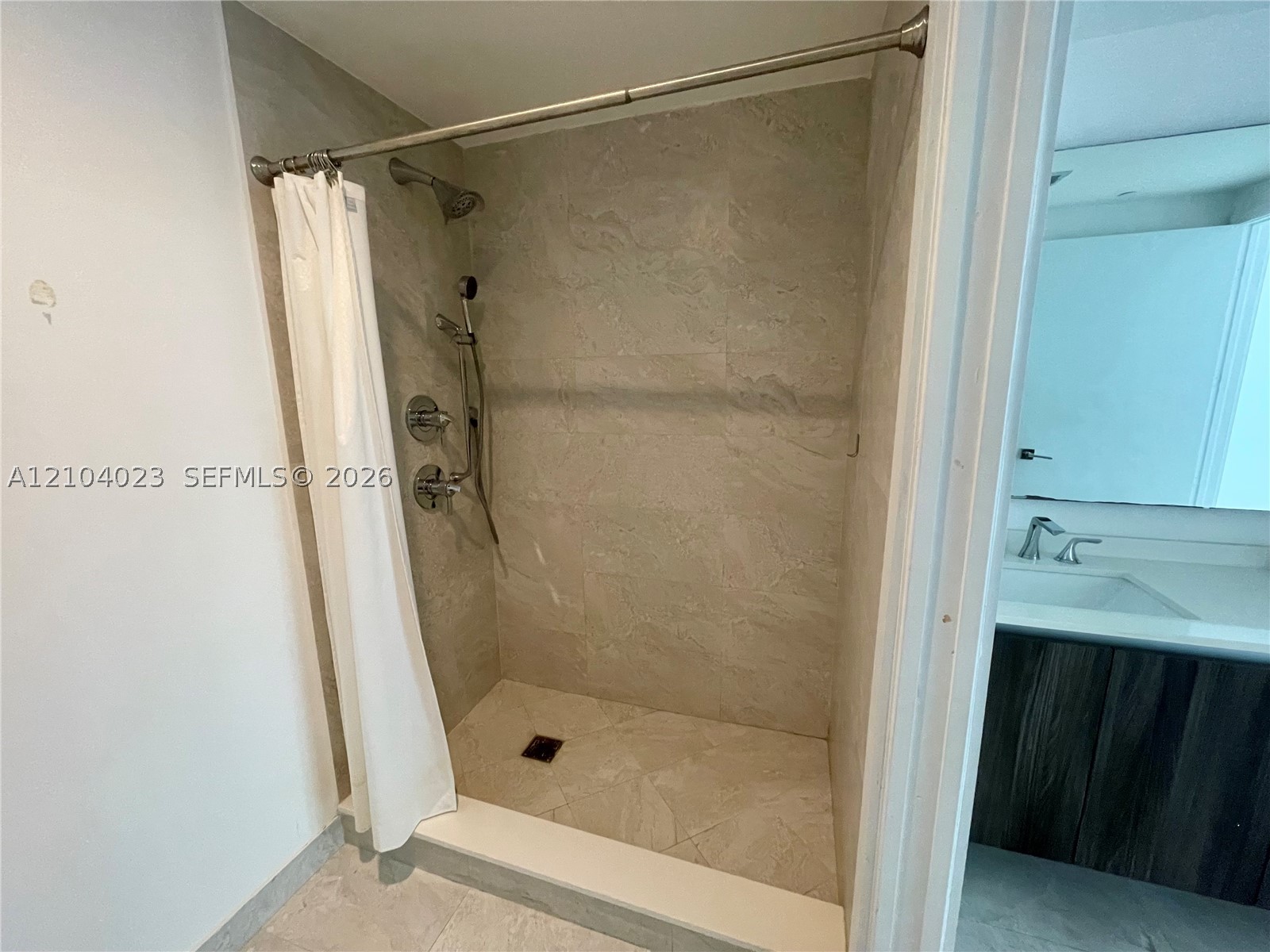 488 NE 18th St #2204, Miami FL 33132