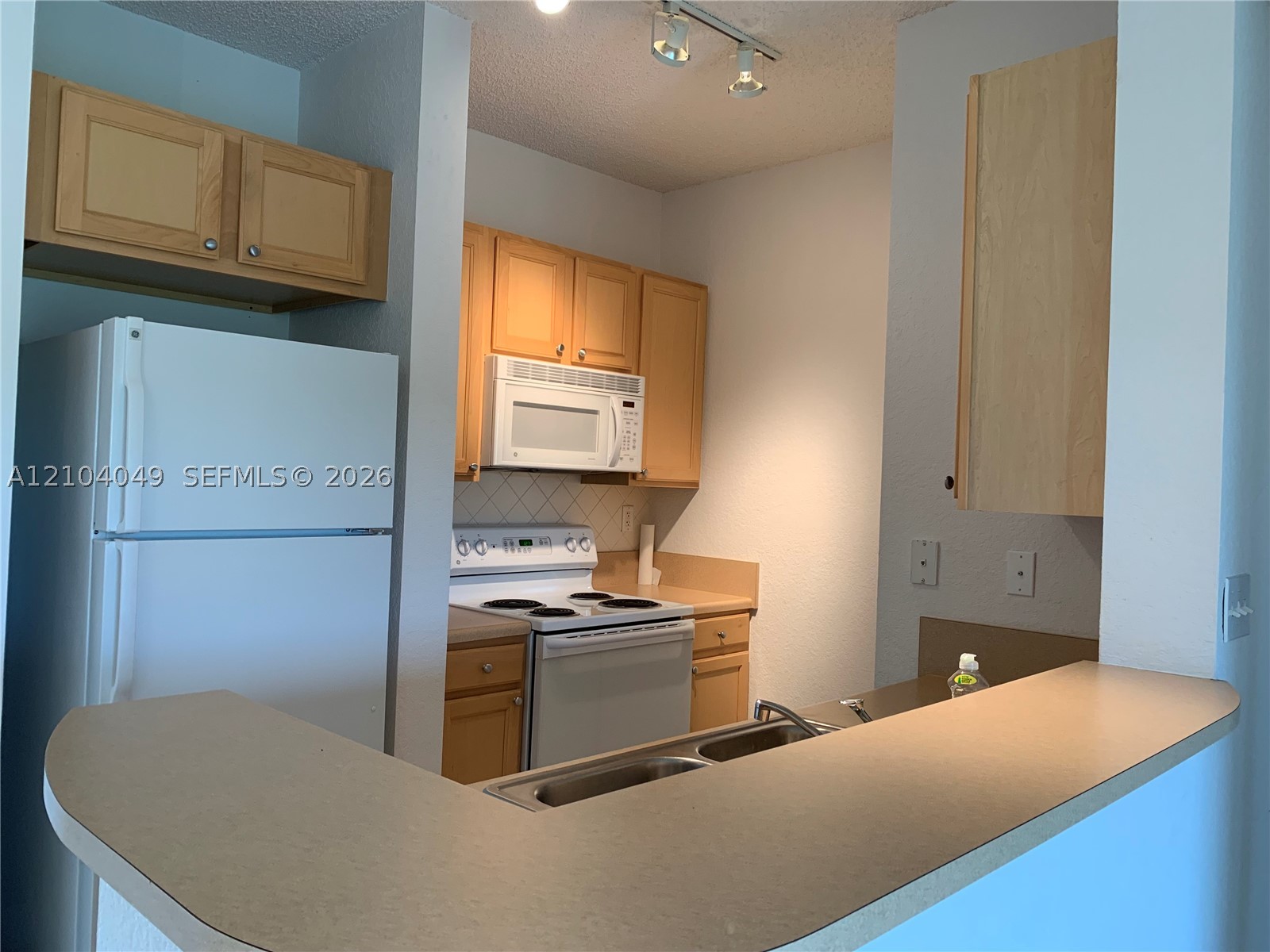 6001 SW 70th St #654, South Miami FL 33143