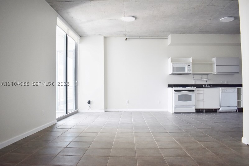 690 SW 1st Ct #2325, Miami FL 33130