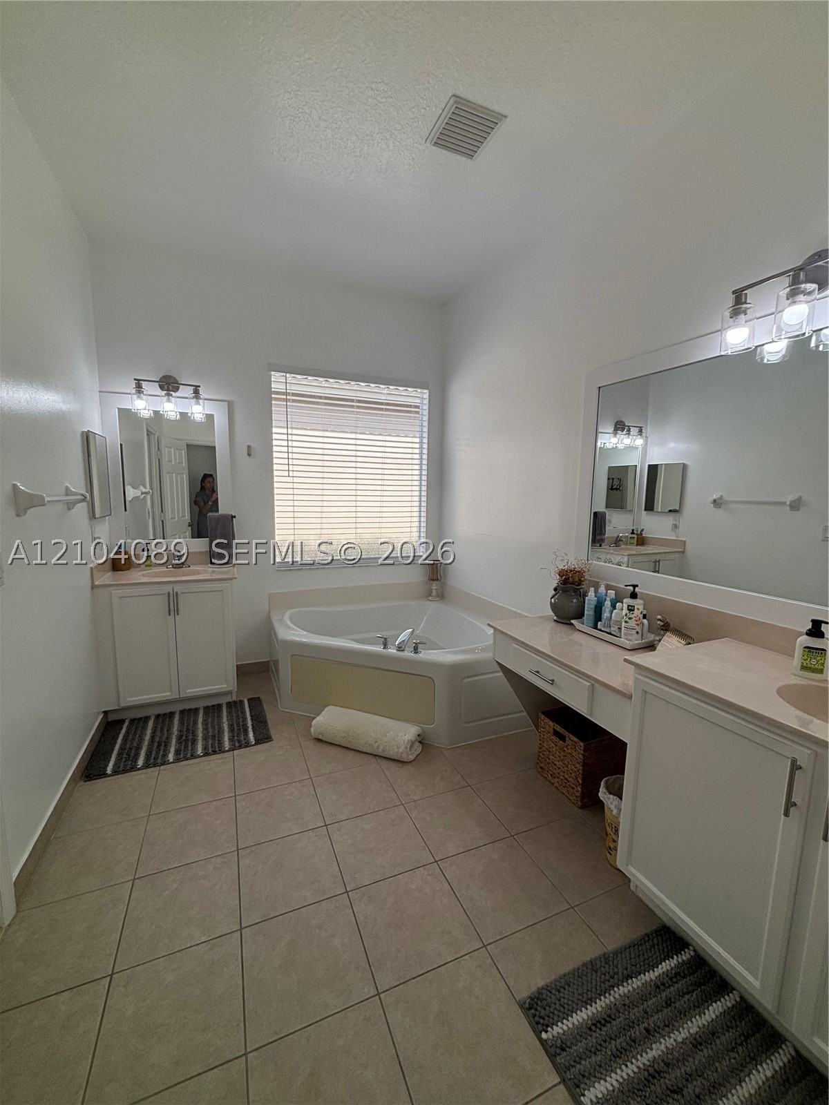 Weston FL 33332 - A12104089