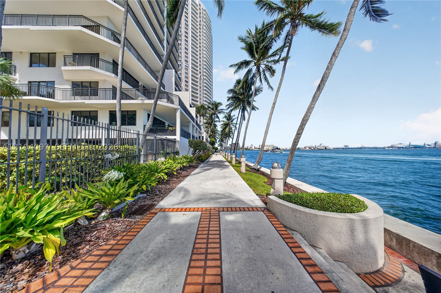 540 Brickell Key Dr #916, Miami FL 33131