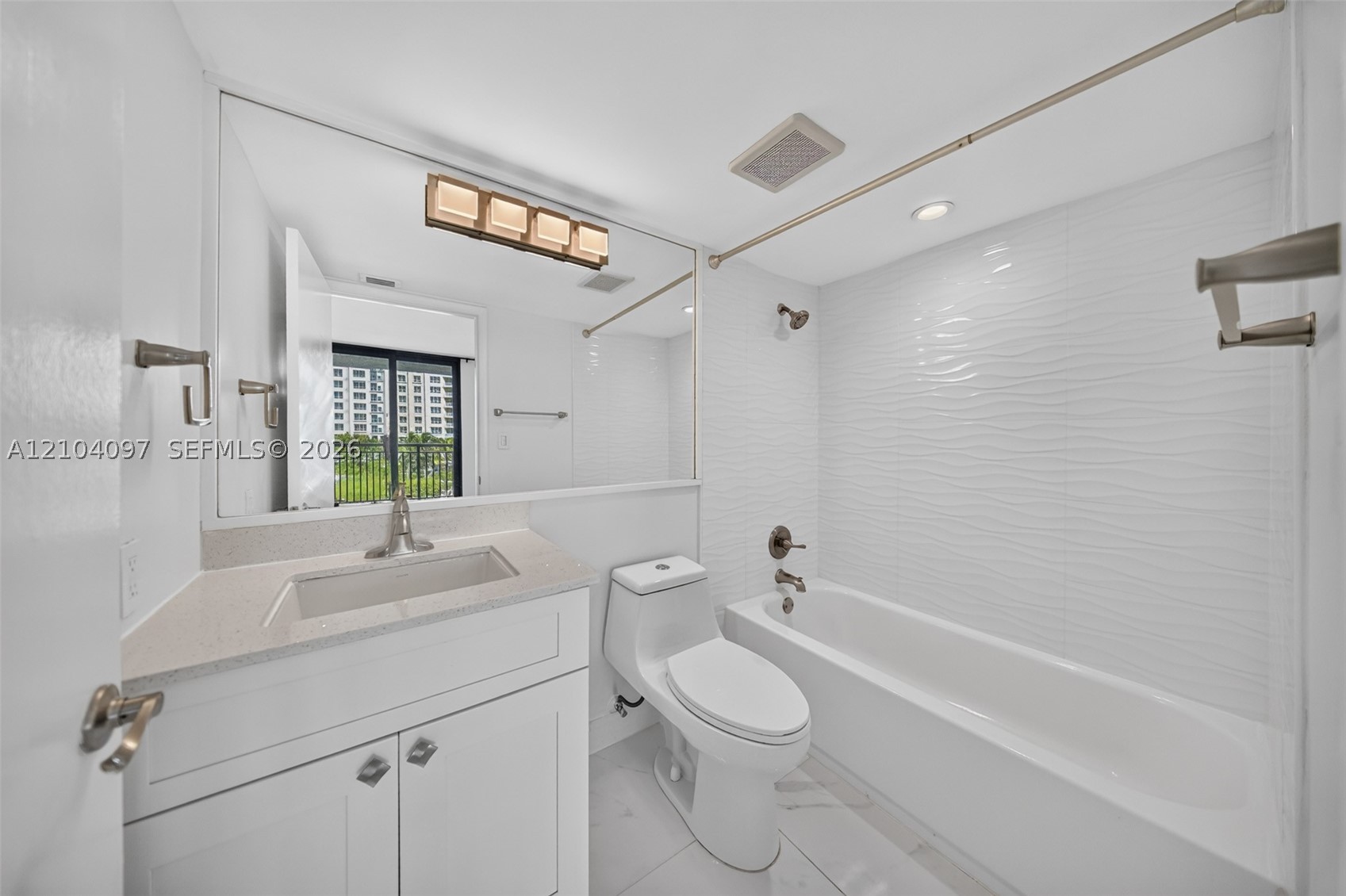 540 Brickell Key Dr #916, Miami FL 33131