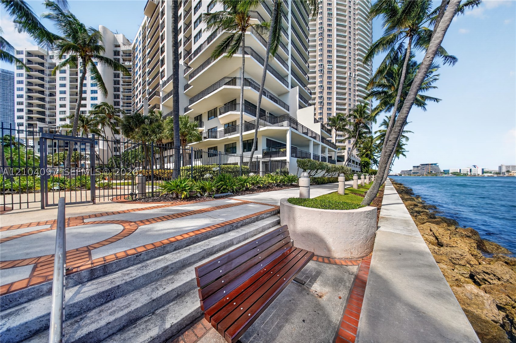 540 Brickell Key Dr #916, Miami FL 33131