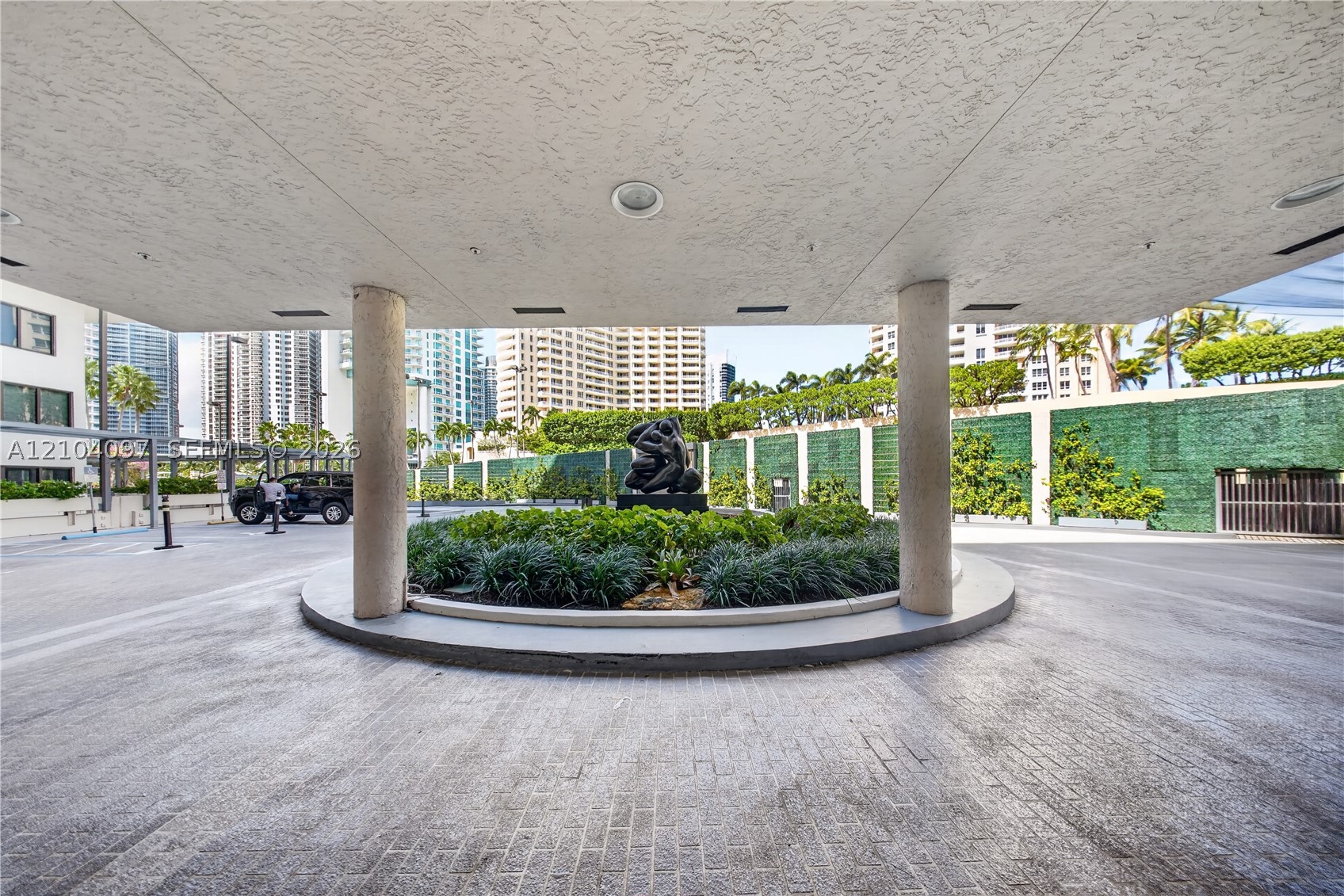 540 Brickell Key Dr #916, Miami FL 33131