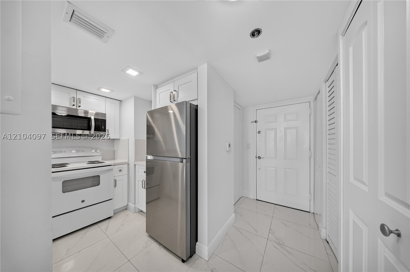 540 Brickell Key Dr #916, Miami FL 33131