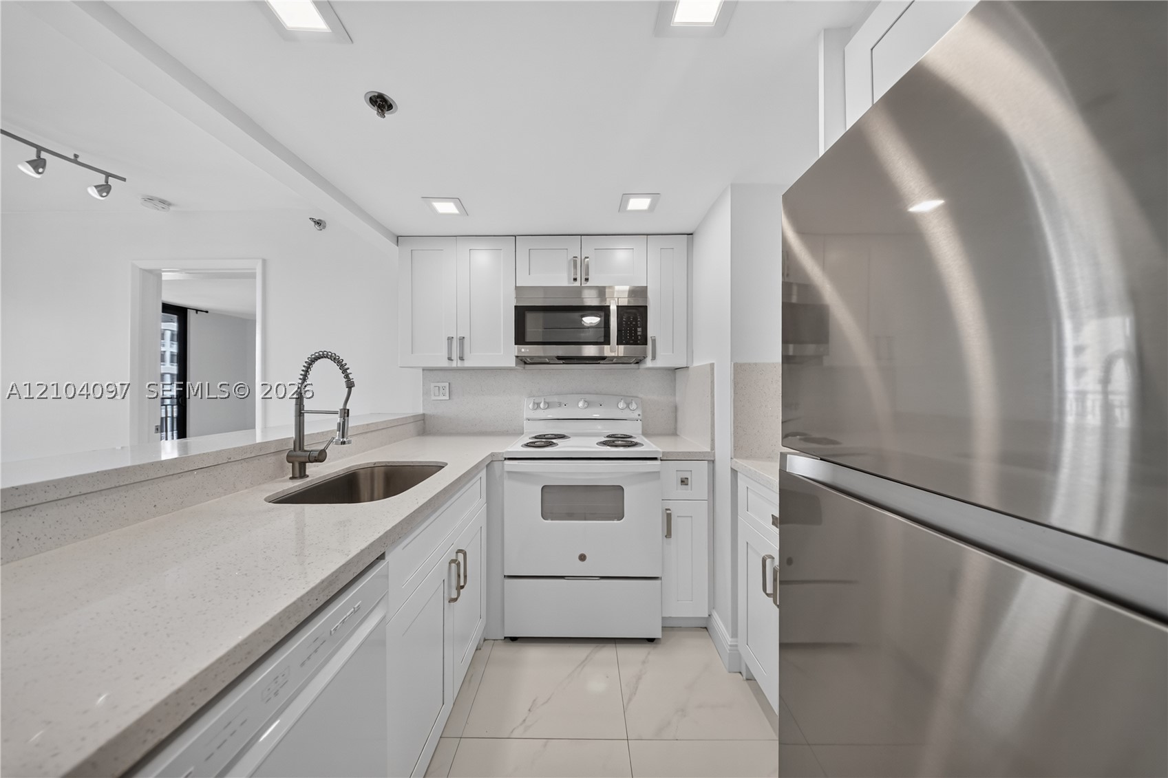 540 Brickell Key Dr #916, Miami FL 33131