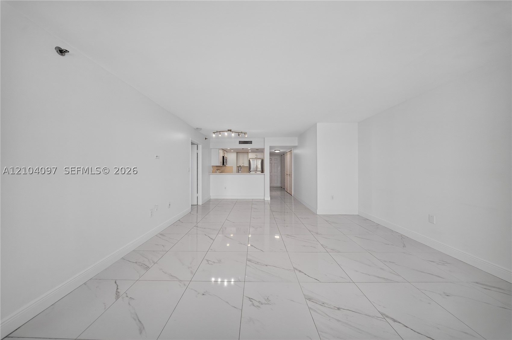 540 Brickell Key Dr #916, Miami FL 33131