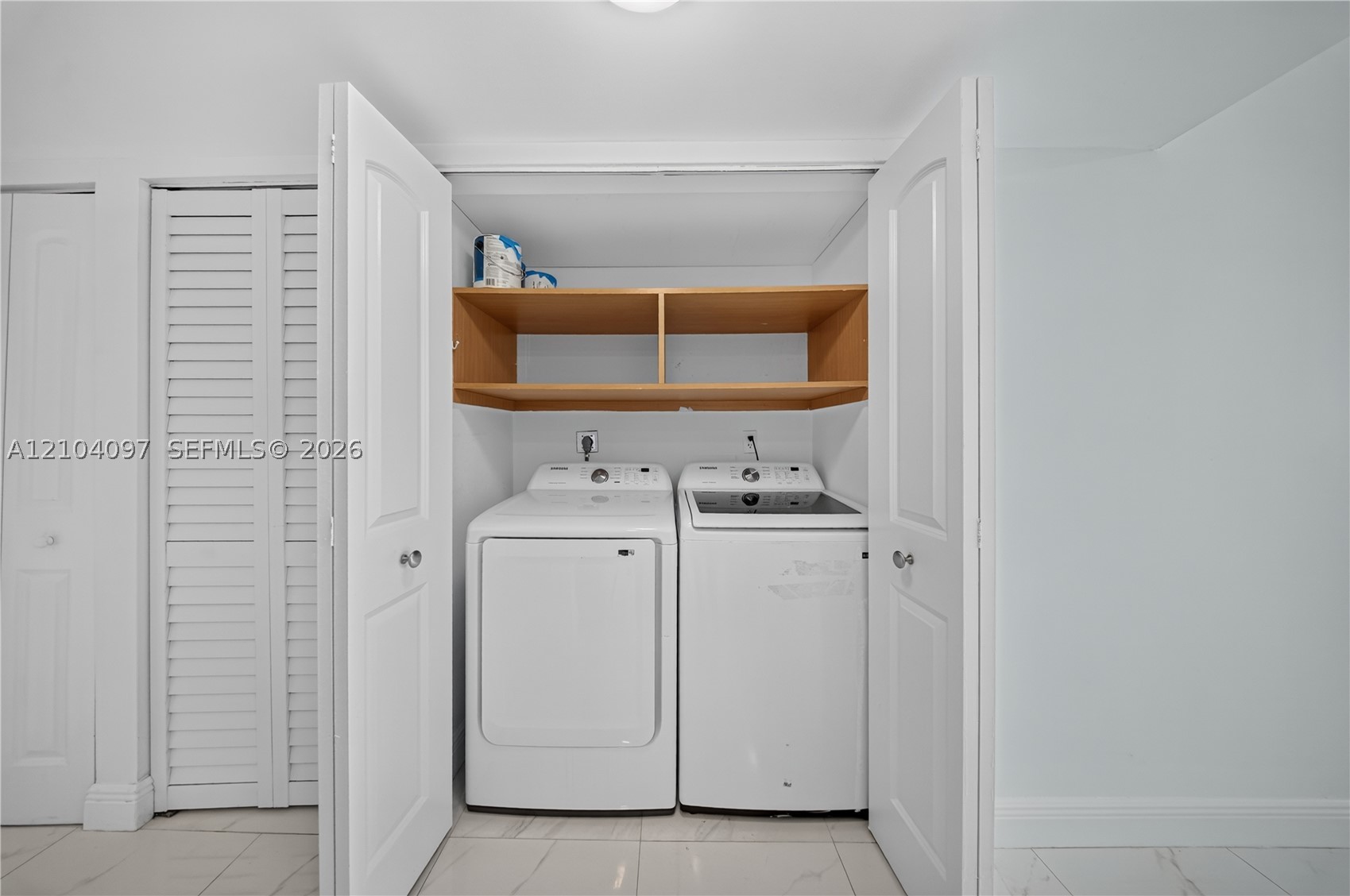 540 Brickell Key Dr #916, Miami FL 33131