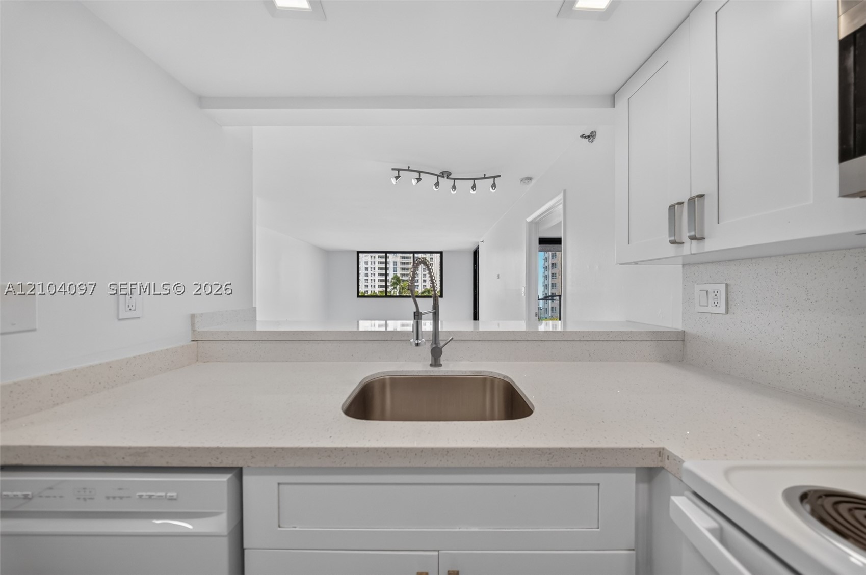 540 Brickell Key Dr #916, Miami FL 33131