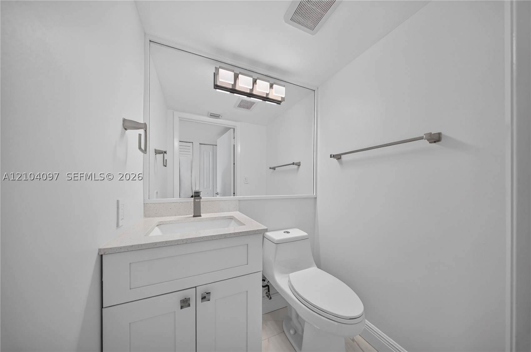 540 Brickell Key Dr #916, Miami FL 33131