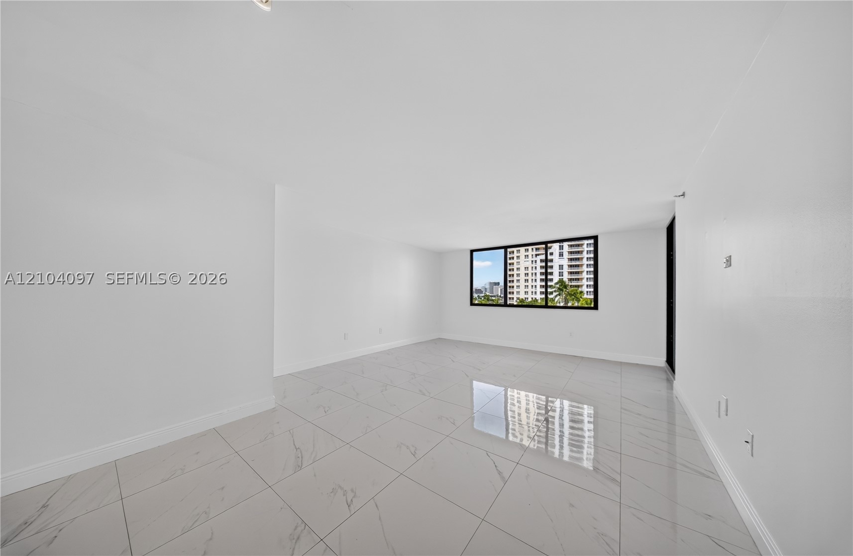 540 Brickell Key Dr #916, Miami FL 33131