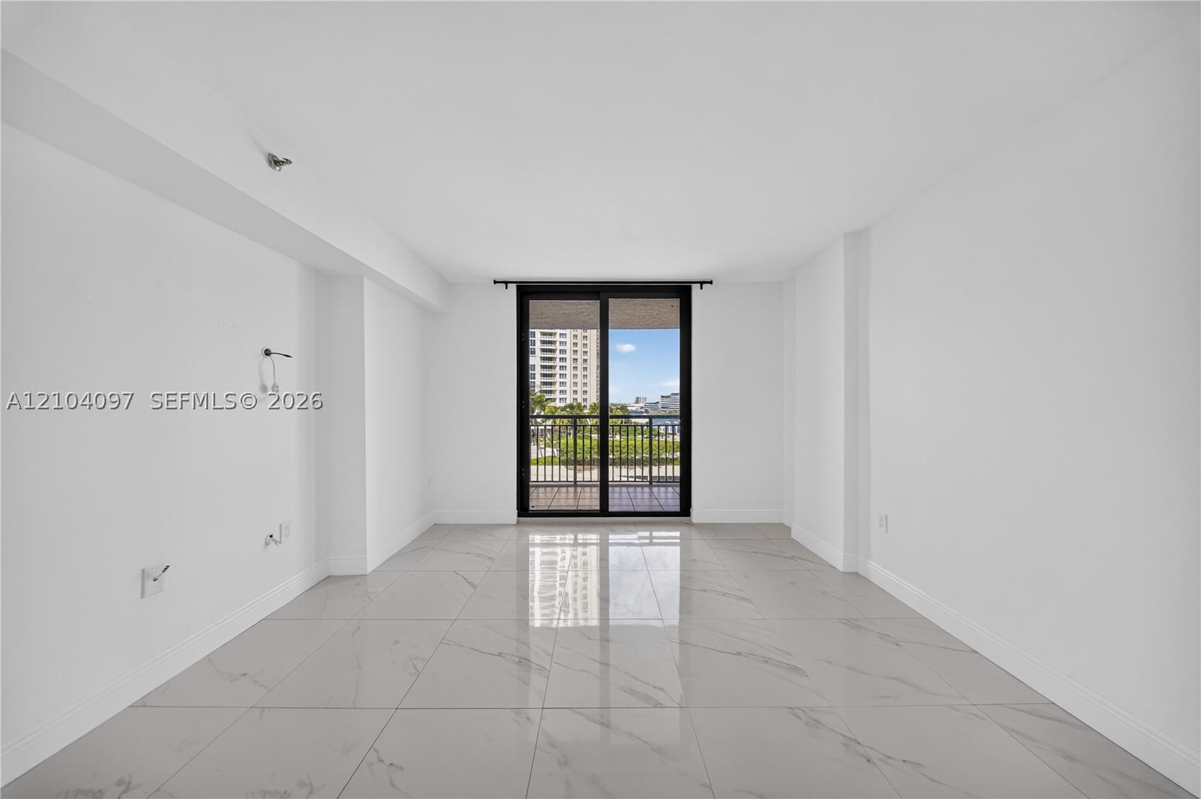540 Brickell Key Dr #916, Miami FL 33131