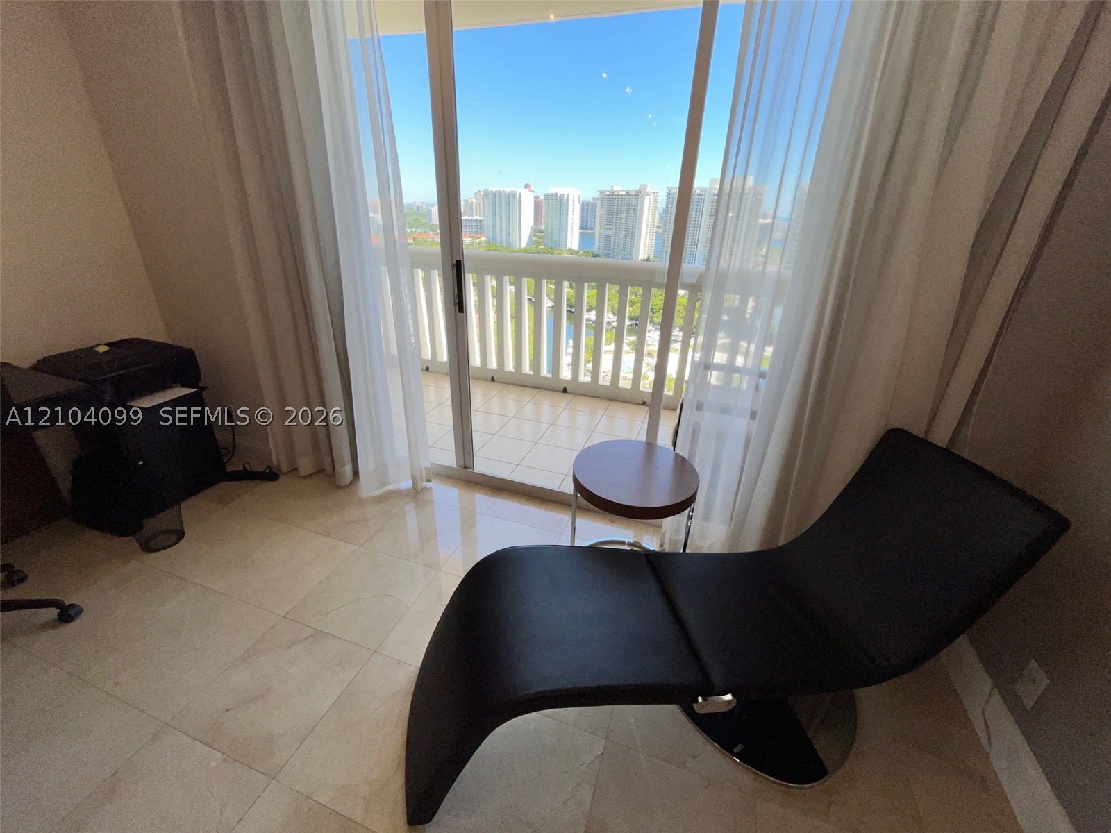1000 W Island Blvd #2707, Aventura FL 33160